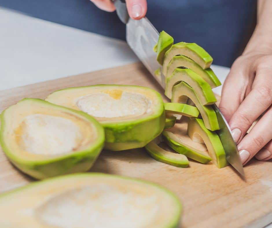 aguacates en rodajas