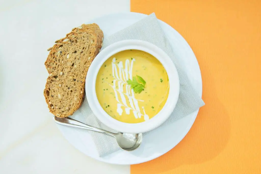 sopa de pimiento amarillo