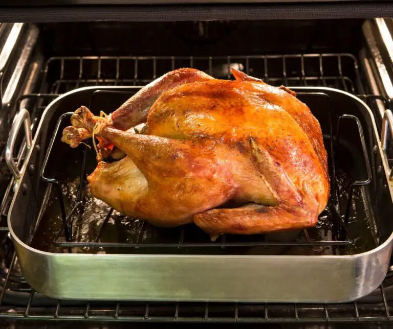What Rack to Cook Turkey On in the Oven?