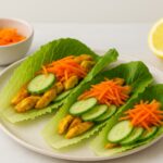 Tacos de lechuga con pollo al curry